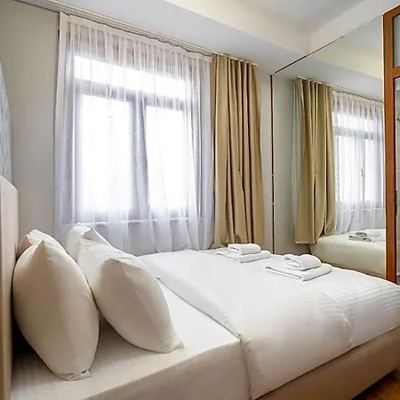 Urban Quarters - Gumussuyu 4* Stambuł